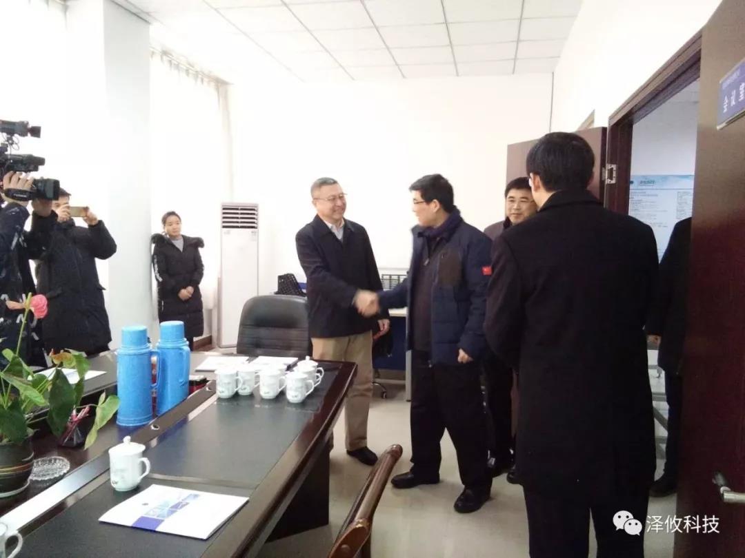 铜陵市市委书记李猛莅临188博金宝网页官网慰问指导